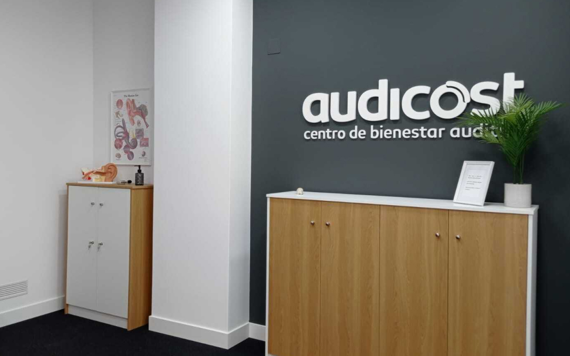 centro auditivo carballo dirección audicost