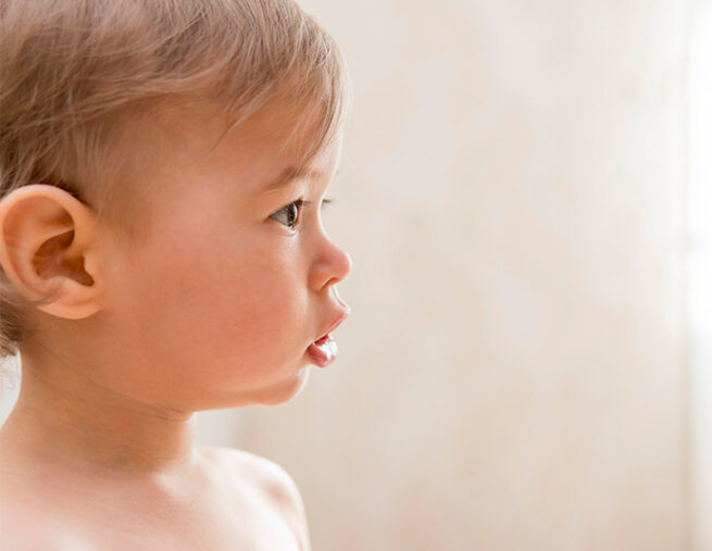 Cómo limpiar los oídos a los bebés perfectamente AudicostAudicost